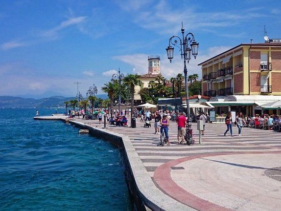 Lungolago di Lazise